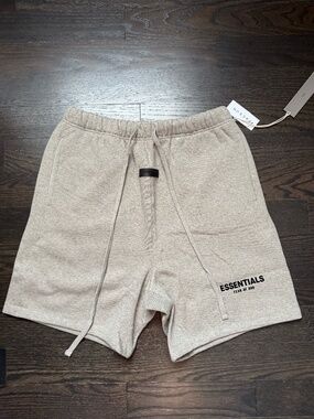 Fear Of God Essentials Shorts SS22 Dark Oatmeal Gray Size Small